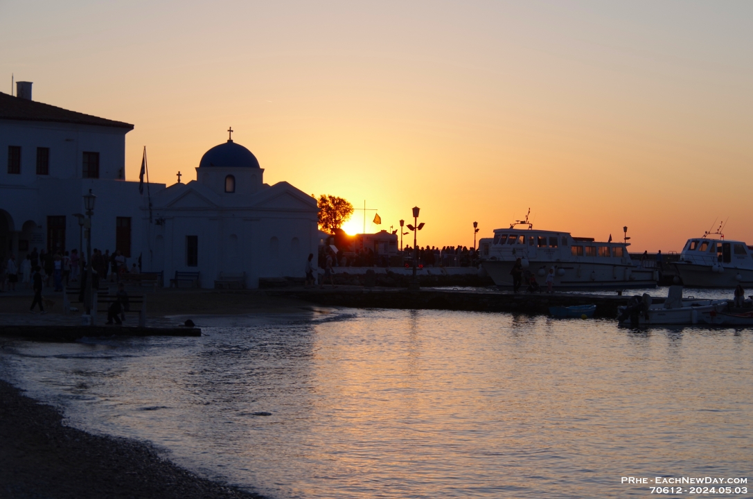 70612RoCrLe - Footsteps of Paul - An evening on Mykonos